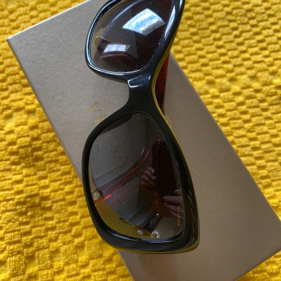 Versace Sunglasses with Medusa - Picture 6 of 15